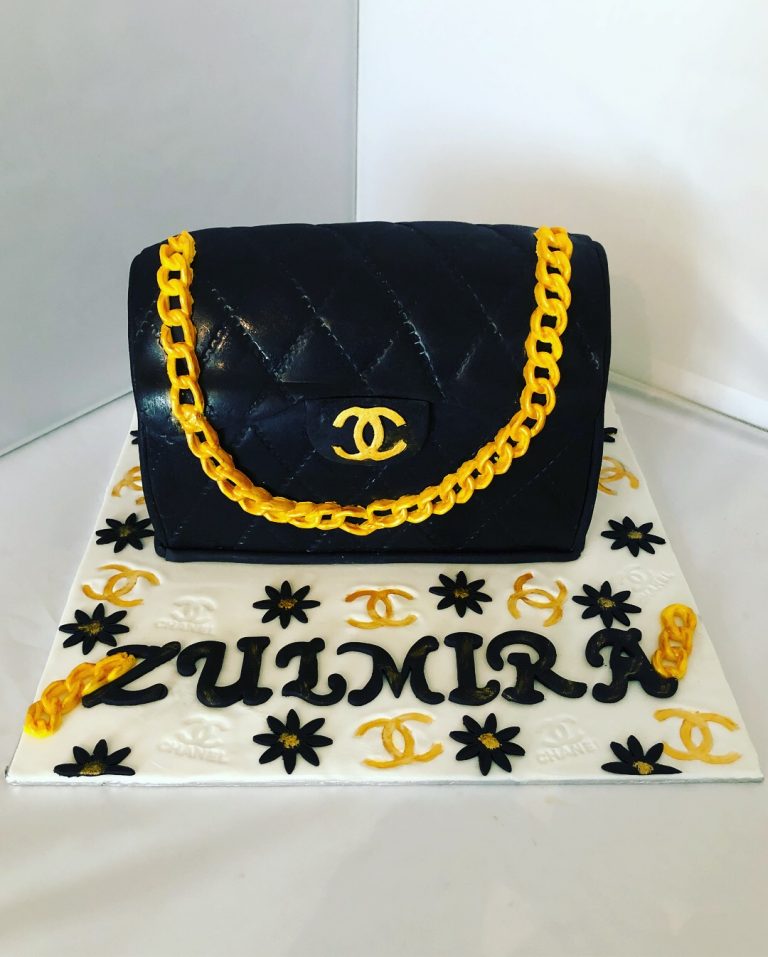 Lire la suite à propos de l’article Gâteau sac Chanel : anniversaire Zulmira