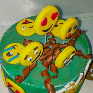Gourmandelices de Claudia - Cake Design - Emojis - 8 ans Gael