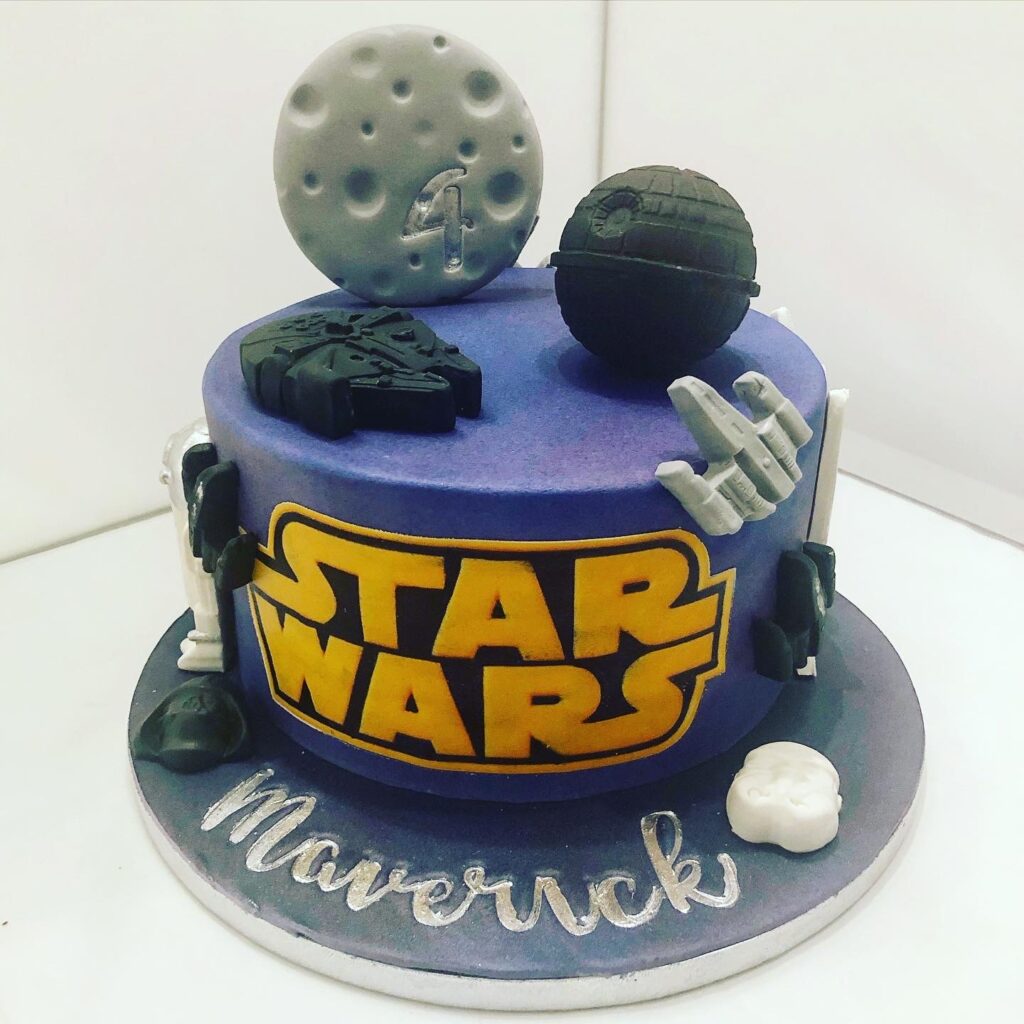 Lire la suite à propos de l’article Gâteau Star Wars  : 4 ans Maverick