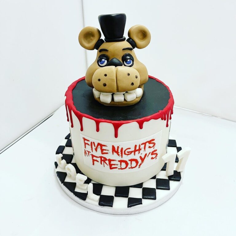Lire la suite à propos de l’article Gâteau five night at Freddy’s   : 11 ans Gael